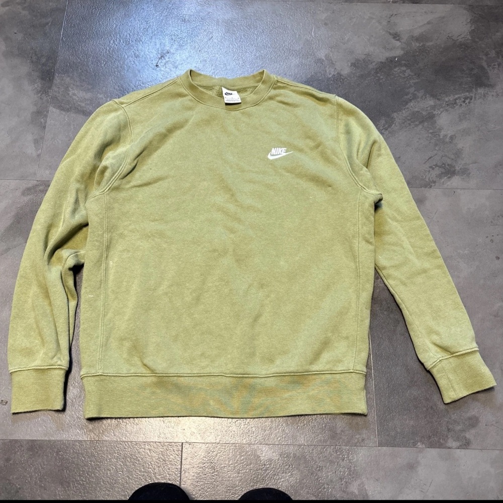 Nike Sweatshirt Mens Medium Green Crewneck Pullover Swoosh Logo BV2662-334
